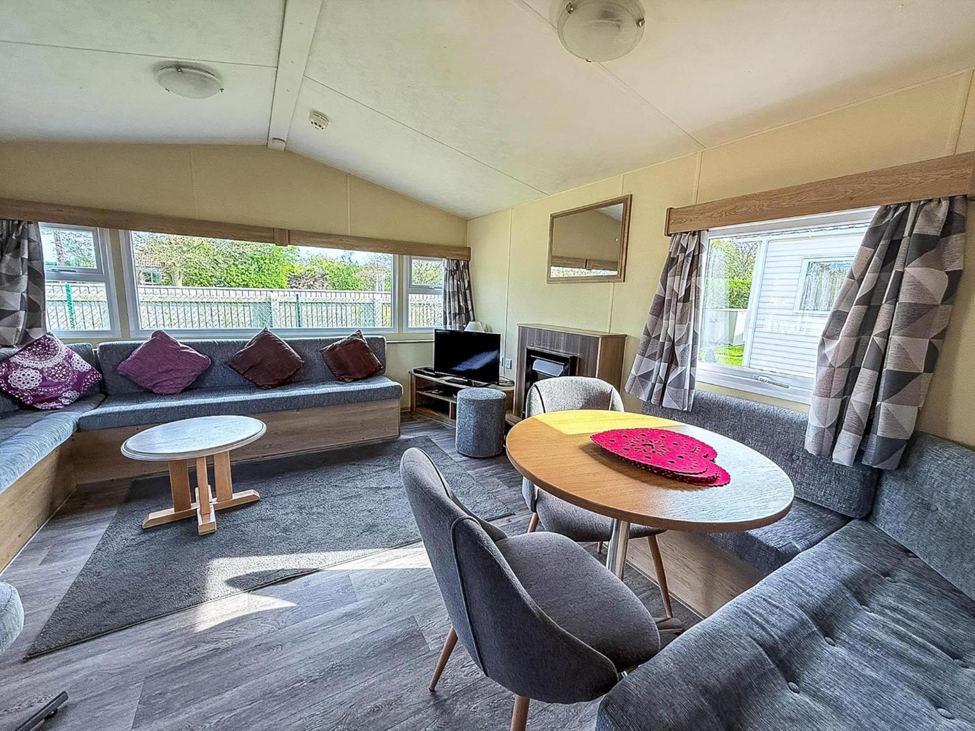 Lovely 6 Berth Caravan At Sunnydale Holiday Park Ref 35375S Louth  Εξωτερικό φωτογραφία